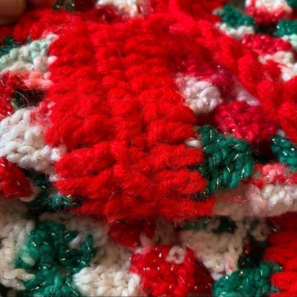 CROCHET 7 foot christmas dining table runner​​​​​ - Picture 3 of 5